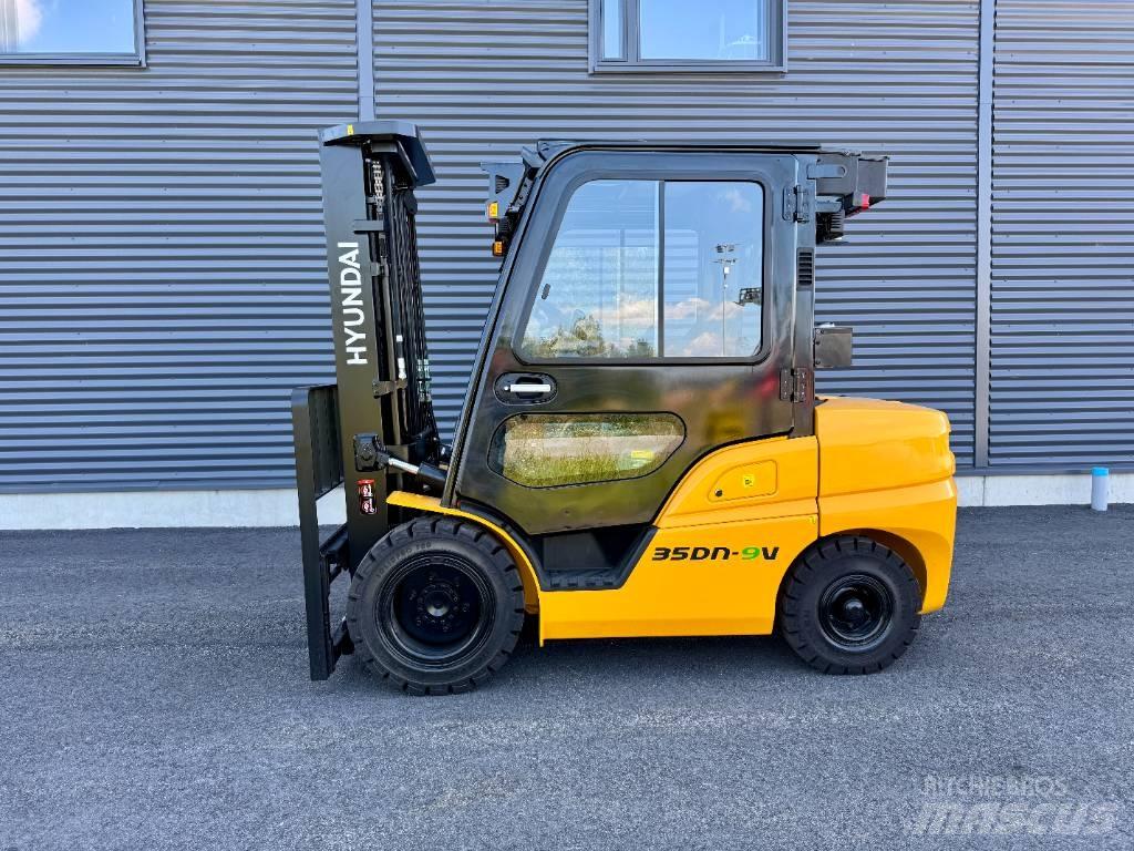 Hyundai 35DN-9V Dizelski viličarji