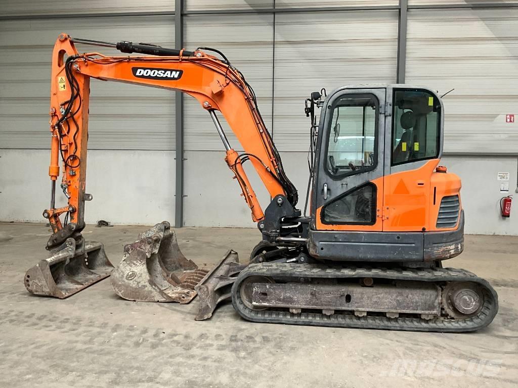 Doosan DX 80 R Midi bagri 7t – 12t