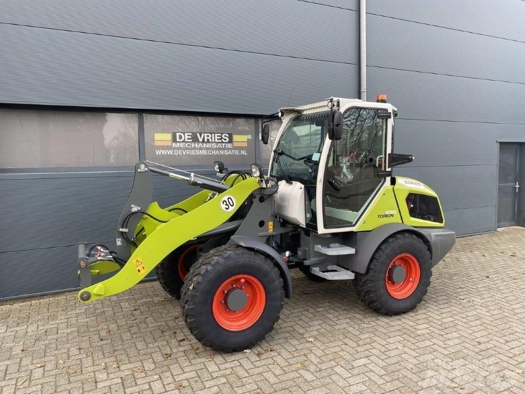 CLAAS Torion 639 Večnamenski nakladalci