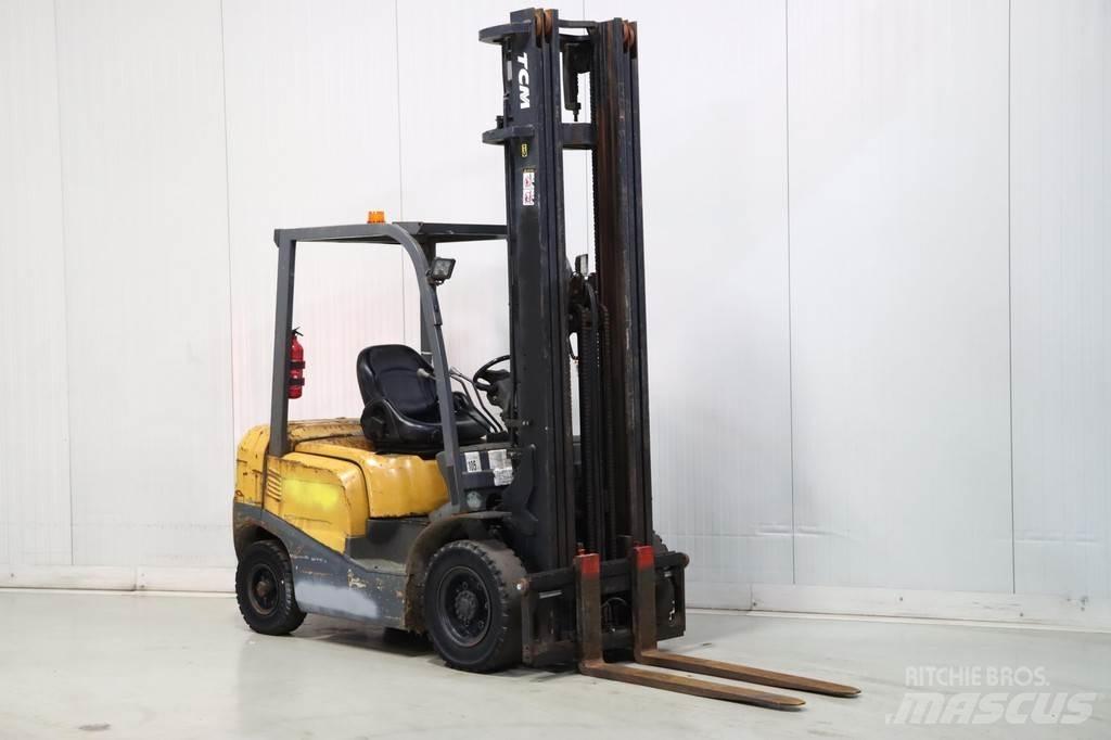 TCM FD25T3 Dizelski viličarji