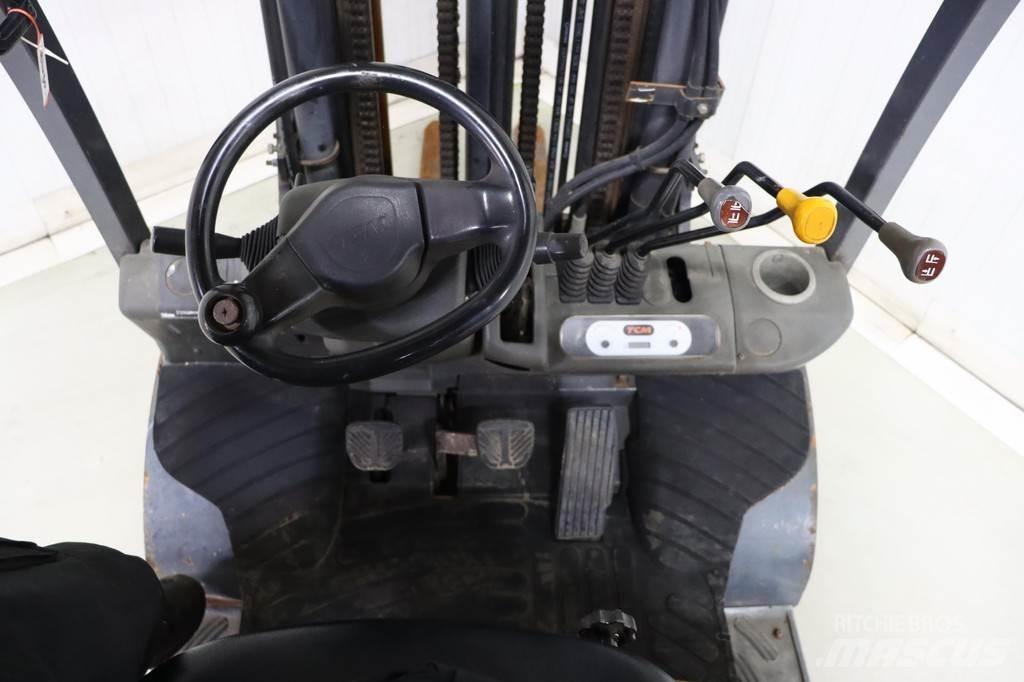 TCM FD25T3 Dizelski viličarji