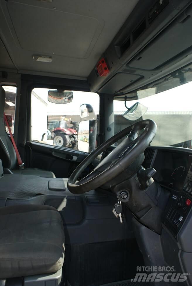 Scania P 360 CB Tovornjaki za prevoz avtomobilov z vitlom