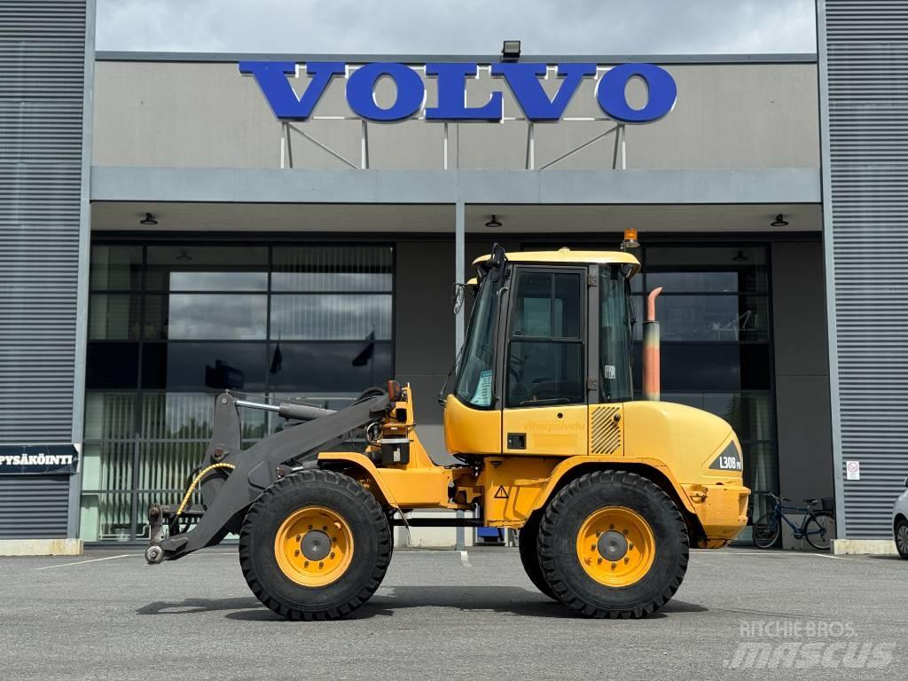 Volvo L 30 B Kolesni nakladalci