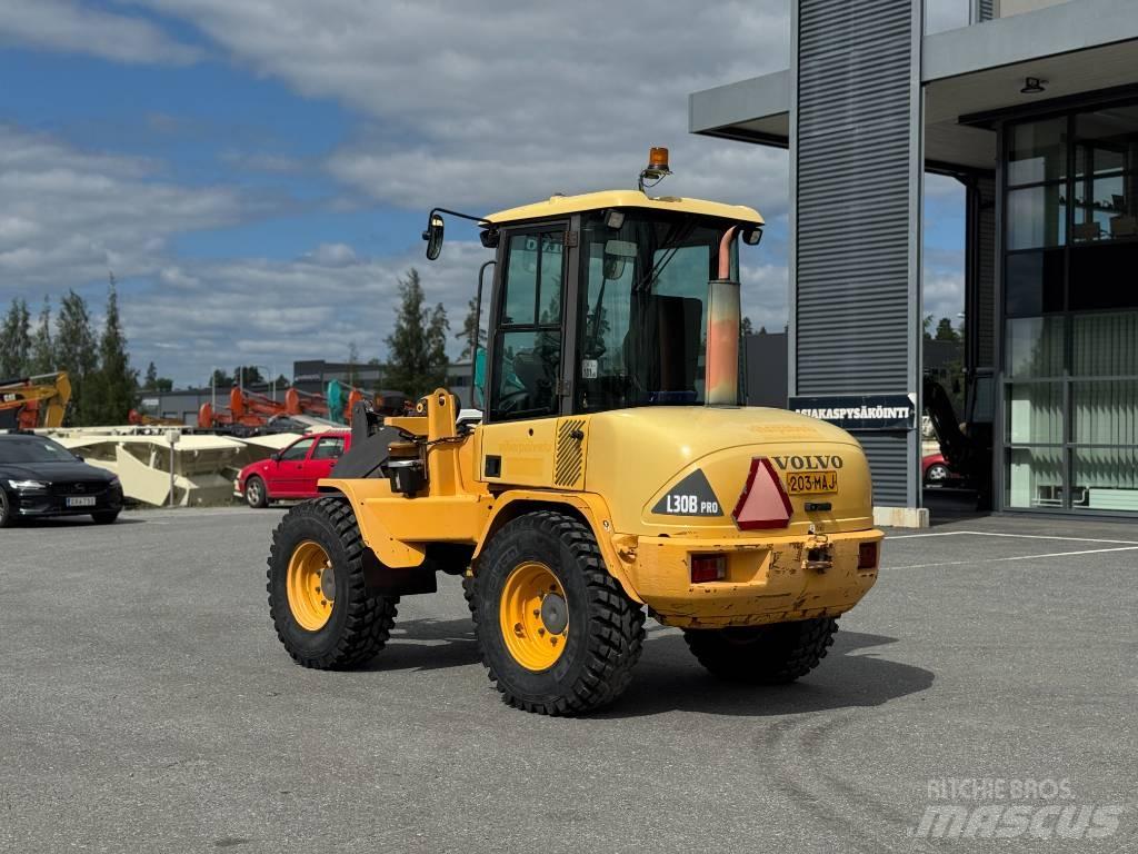 Volvo L 30 B Kolesni nakladalci