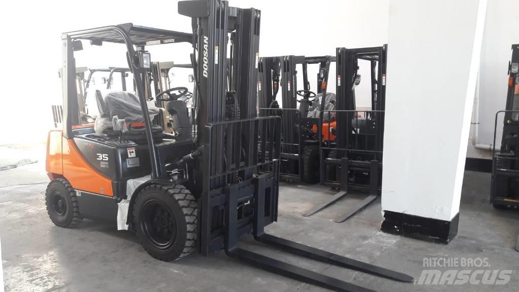 Doosan D35 C-5 Dizelski viličarji