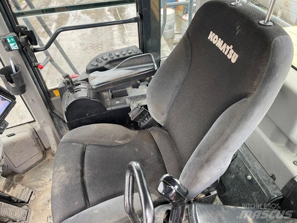 Komatsu WA500-8 Kolesni nakladalci