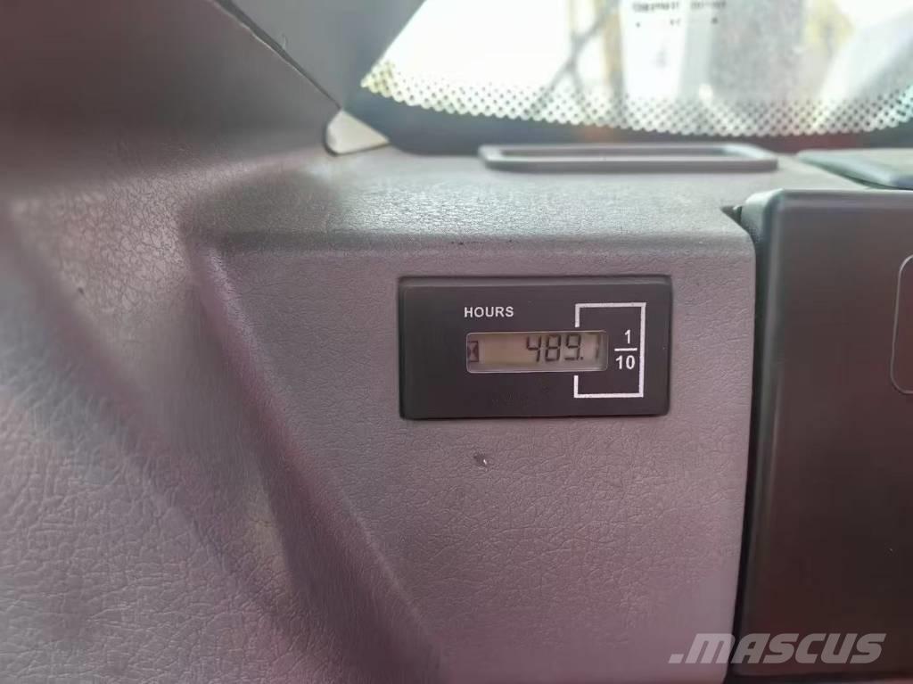 Doosan DX 225 LC Bagri goseničarji