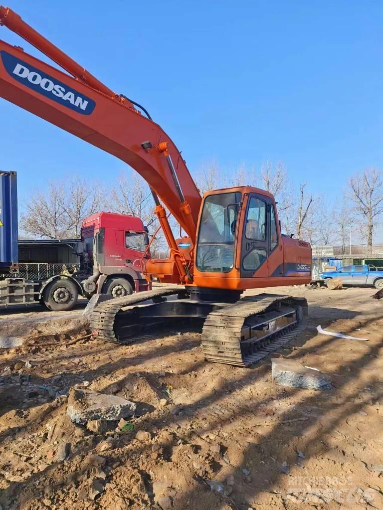 Doosan DH225LC-7 Bagri goseničarji