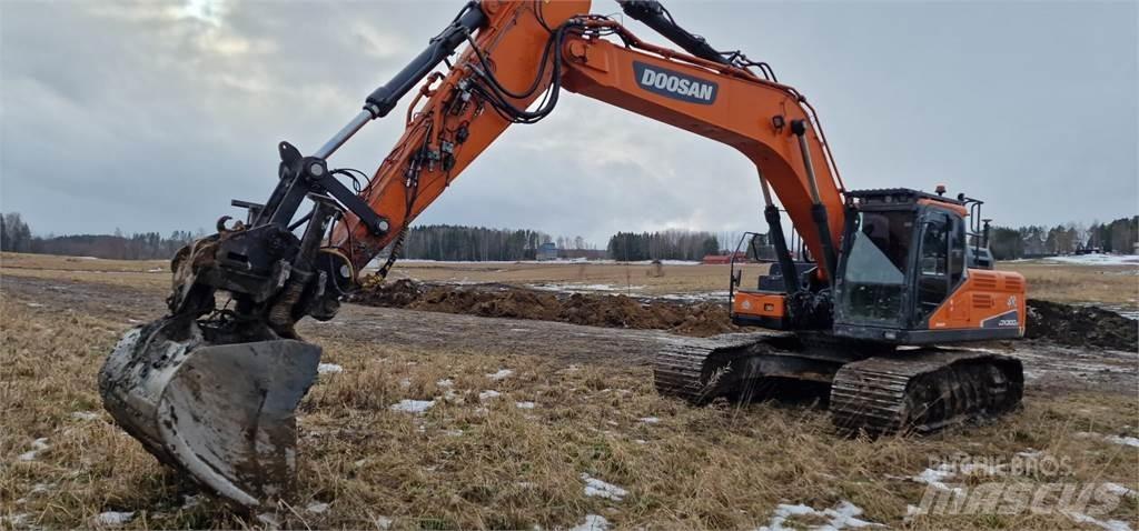 Doosan DX300 LC-5 Bagri goseničarji
