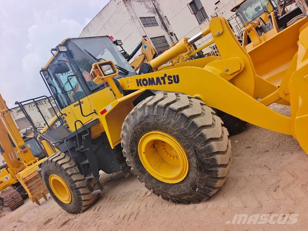 Komatsu WA 380 Kolesni nakladalci