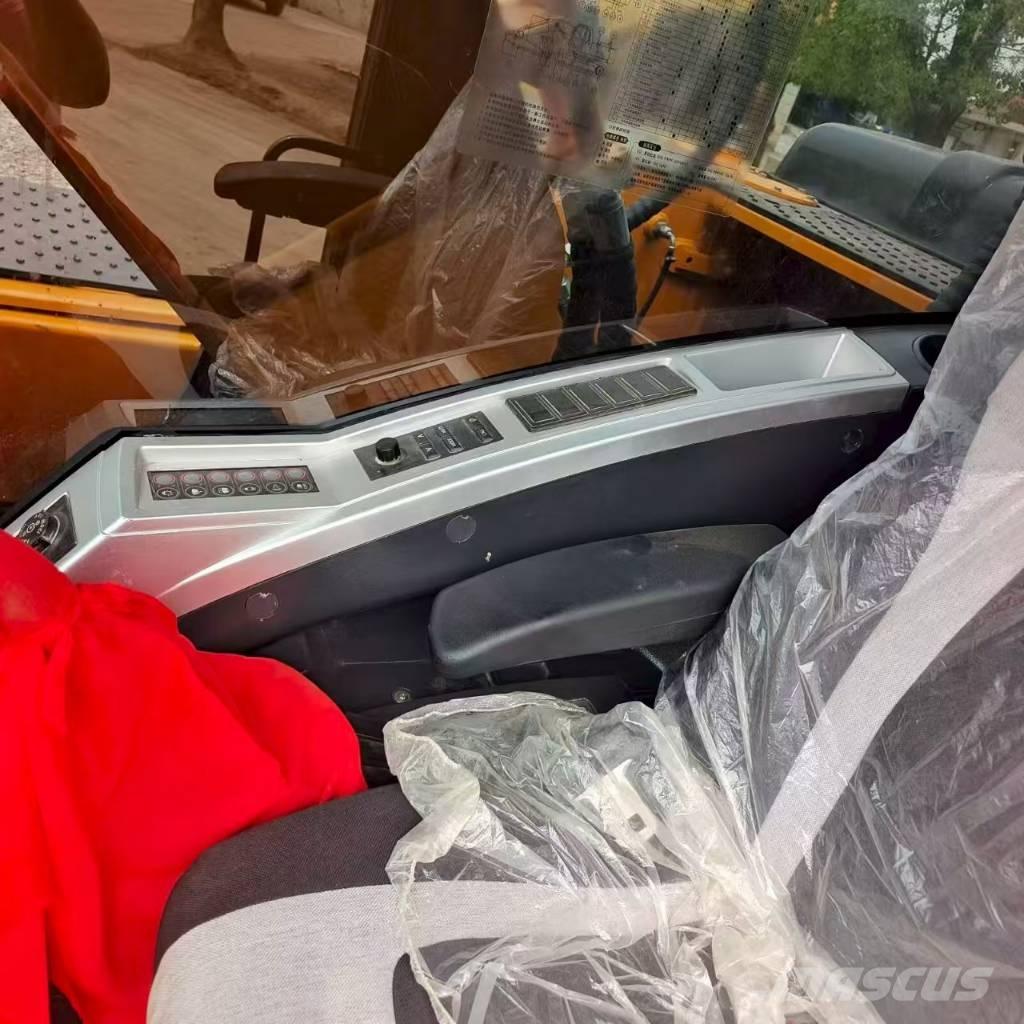 Hyundai 220LC-9S Bagri goseničarji