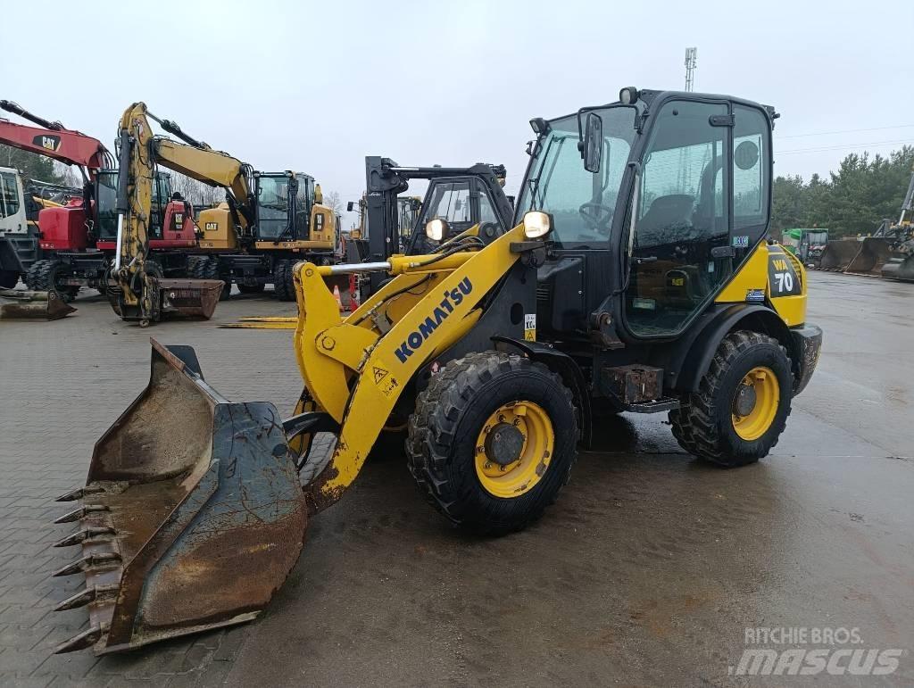Komatsu WA70-7 Kolesni nakladalci