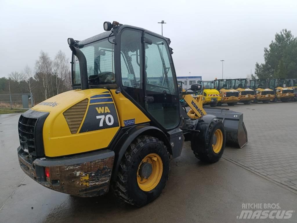 Komatsu WA70-7 Kolesni nakladalci