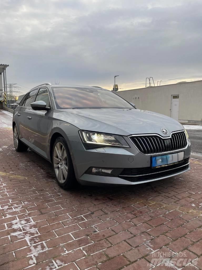 Skoda Superb Avtomobili