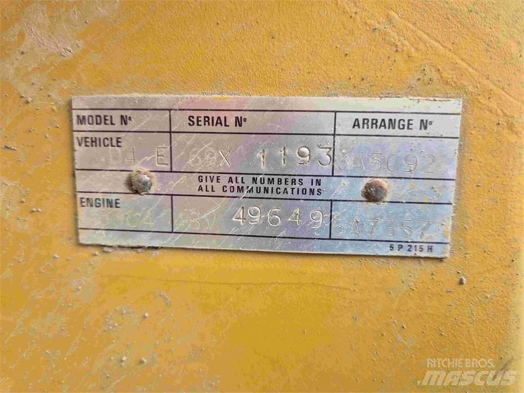 CAT D4E Buldožerji goseničarji