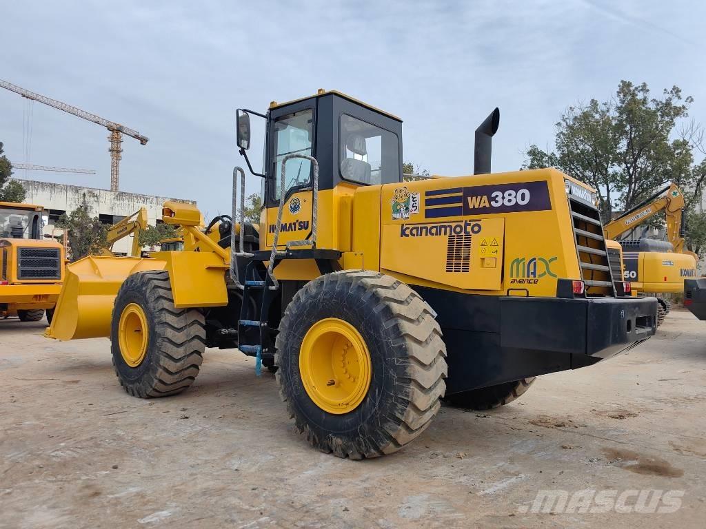 Komatsu WA380-3 Kolesni nakladalci