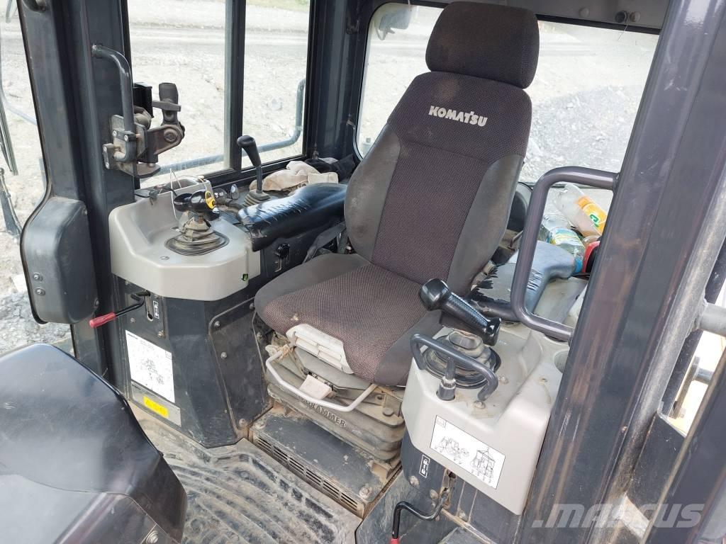 Komatsu D61PX-24 Buldožerji goseničarji