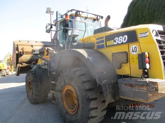Komatsu WA 380 Kolesni nakladalci