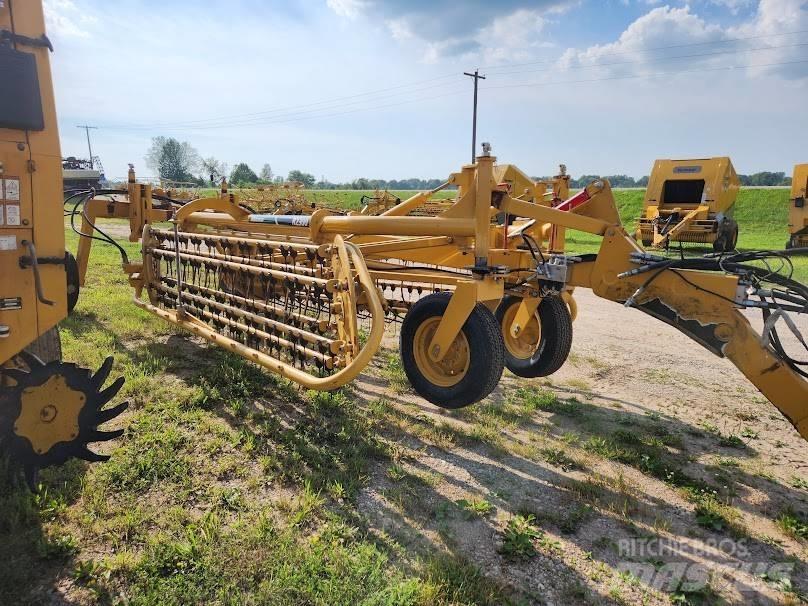 Vermeer R2300 Obračalniki in zgrabljalniki