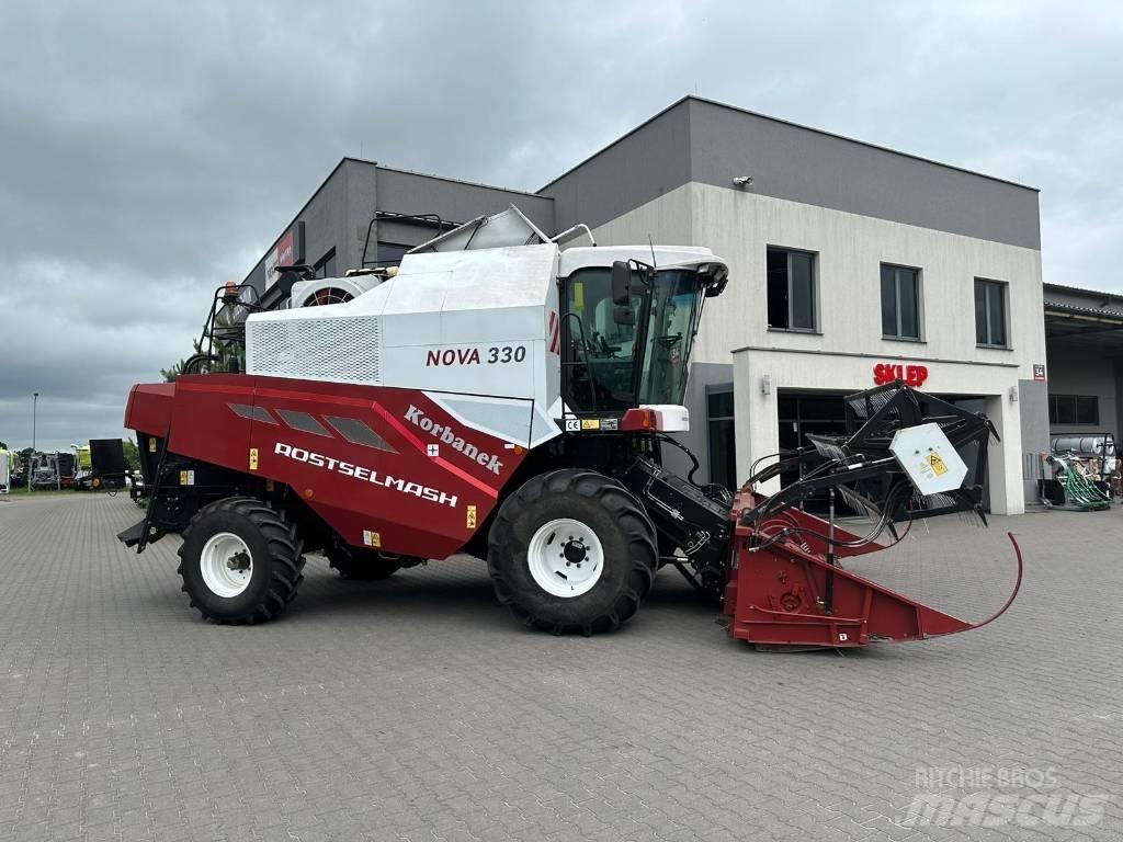 Rostselmash Nova330 Kombajni