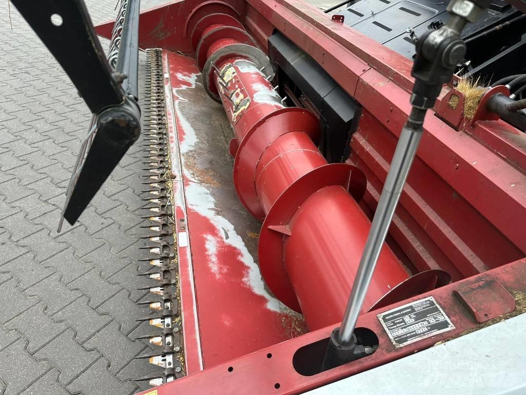 Rostselmash Nova330 Kombajni