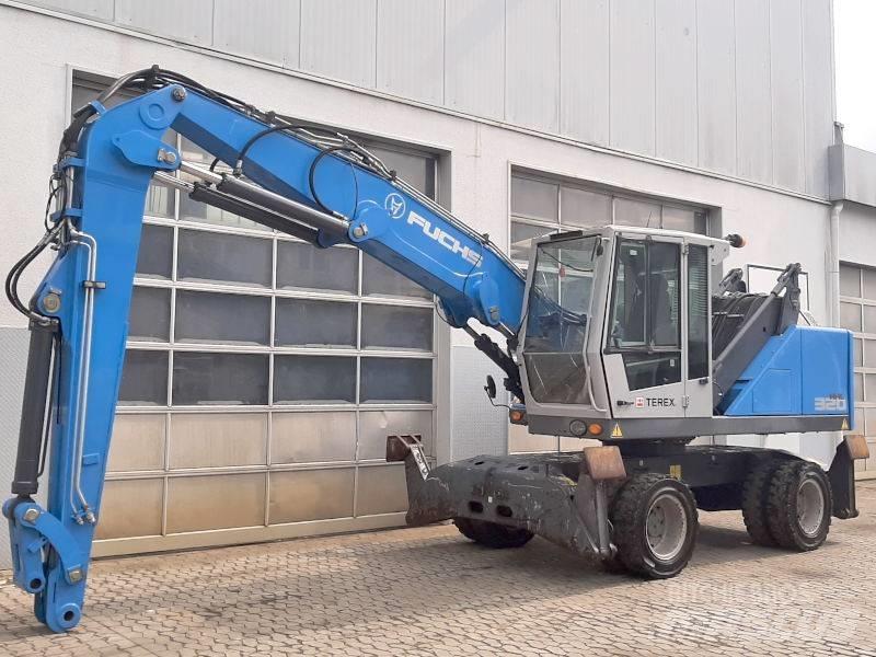 Fuchs MHL 320 F Bagri za prekladanje primarnih/sekundarnih surovin