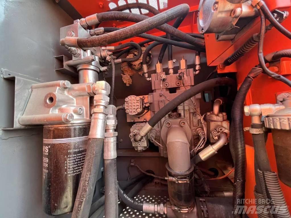 Hitachi ZX 160 Bagri goseničarji
