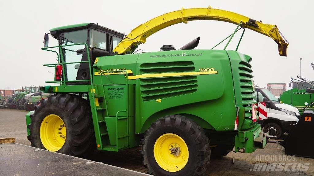 John Deere 7300 Stroji za krmo na lastni pogon