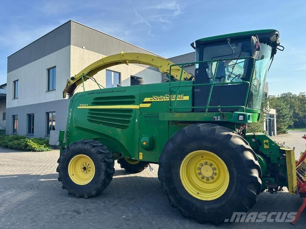 John Deere 7300 Stroji za krmo na lastni pogon