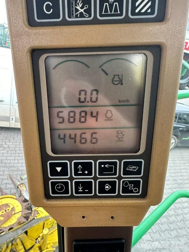 John Deere 7300 Stroji za krmo na lastni pogon