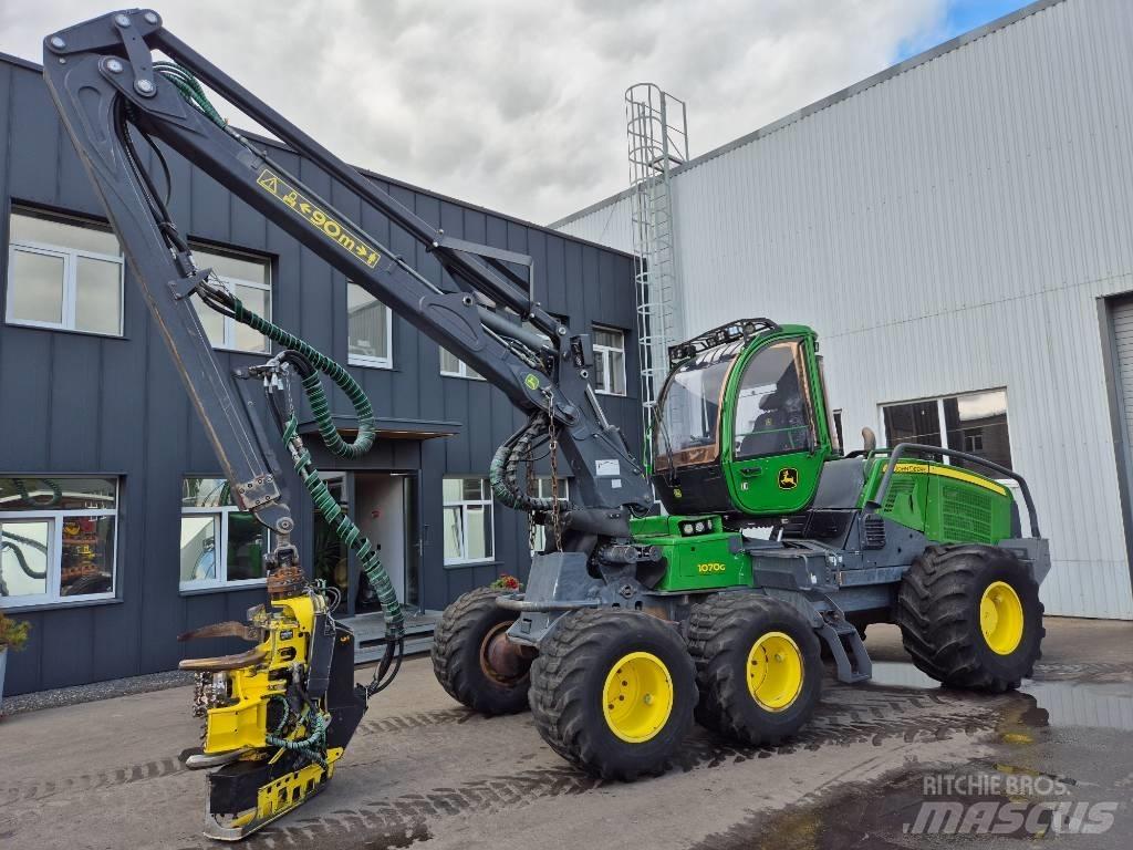 John Deere 1070 G Harvesterji