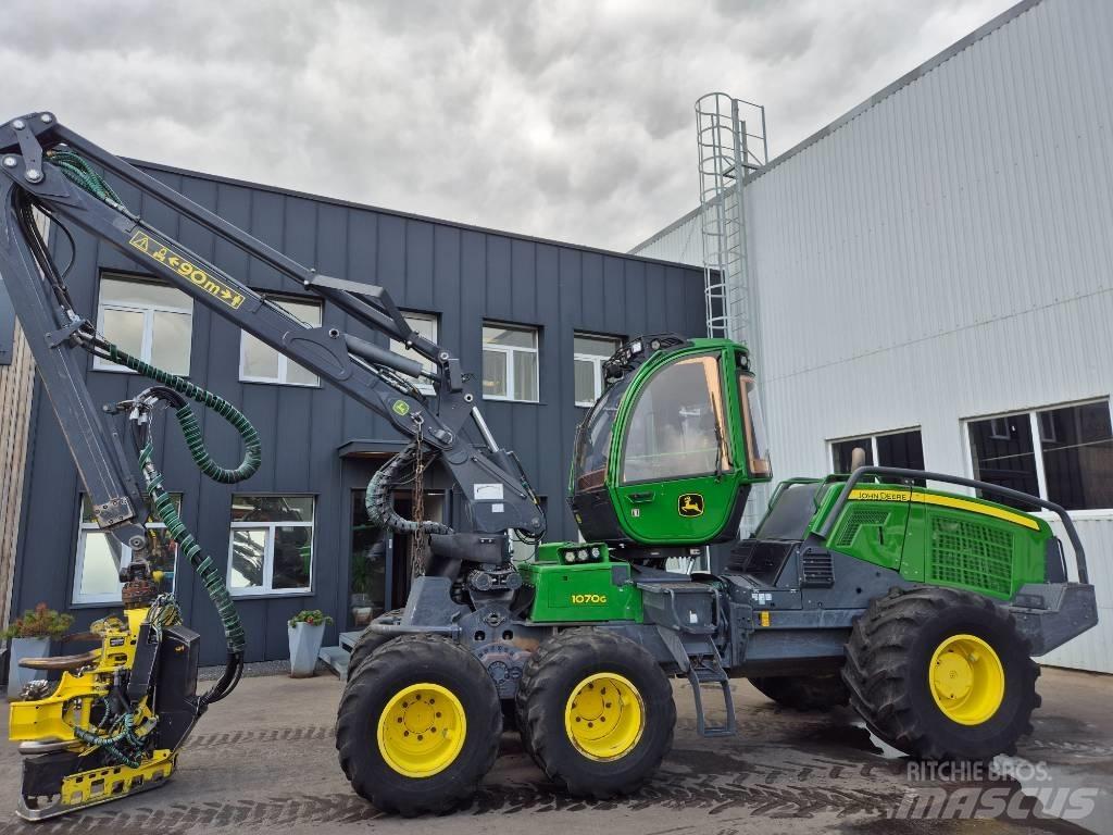 John Deere 1070 G Harvesterji