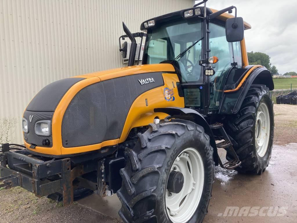 Valtra T 131 Traktorji