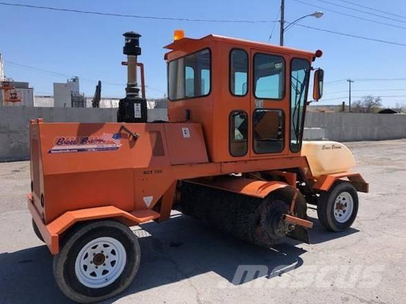 Broce RCT 350 Cestni pometači