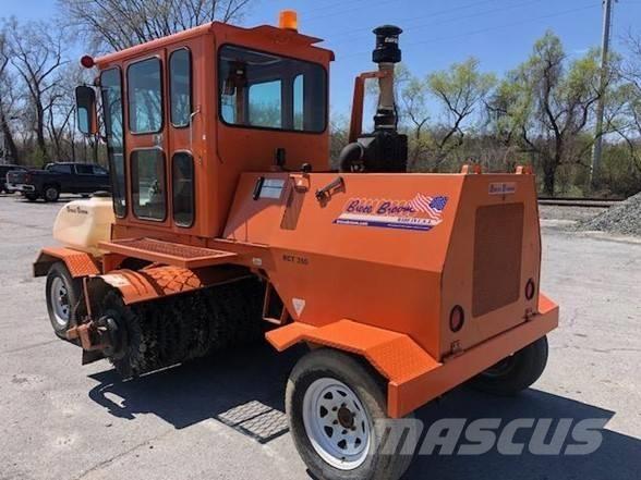 Broce RCT 350 Cestni pometači