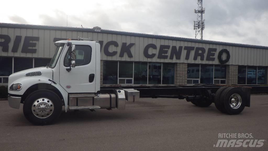 Freightliner M2 106 Tovornjaki-šasije
