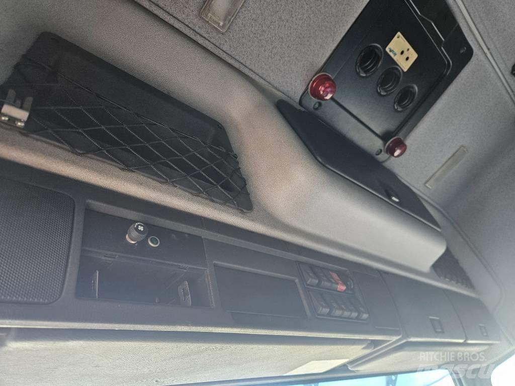 Volvo FM12 420 8x2 Razstavljivi tovornjaki z žičnimi dvigali