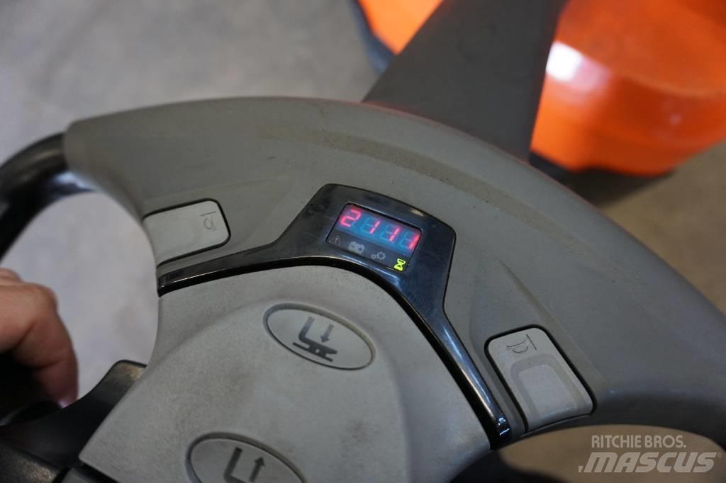 Toyota SWE080L Ročni električni viličar