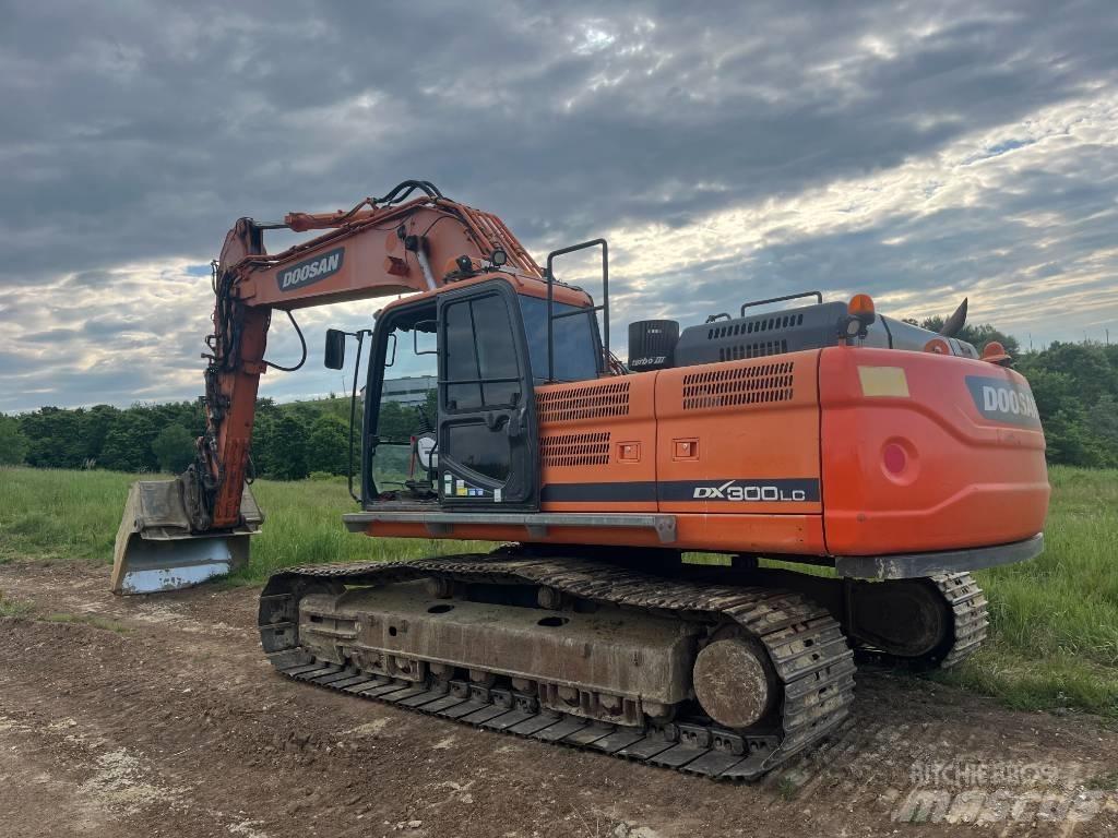 Doosan DX 300 LC Bagri goseničarji