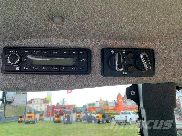 GiANT G5000 Tele Kolesni nakladalci