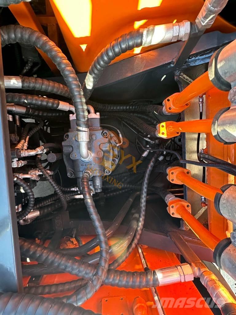 Doosan DX 225 LCA Bagri goseničarji