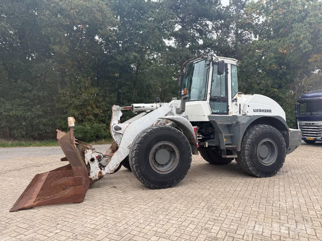 Liebherr L 538 Kolesni nakladalci