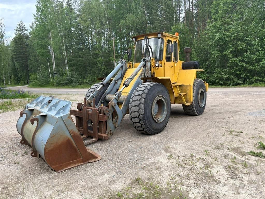 Volvo BM L90 5.5. Kolesni nakladalci