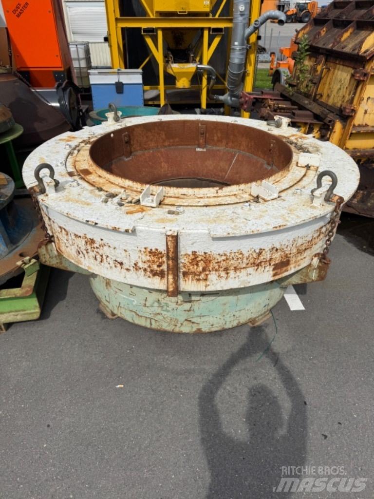 Metso HP400 Mobilni drobilniki