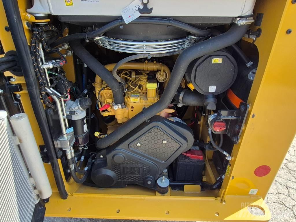 CAT 255 Skid steer mini nakladalci