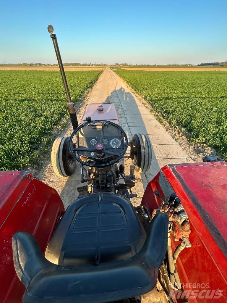 Massey Ferguson 240 Traktorji