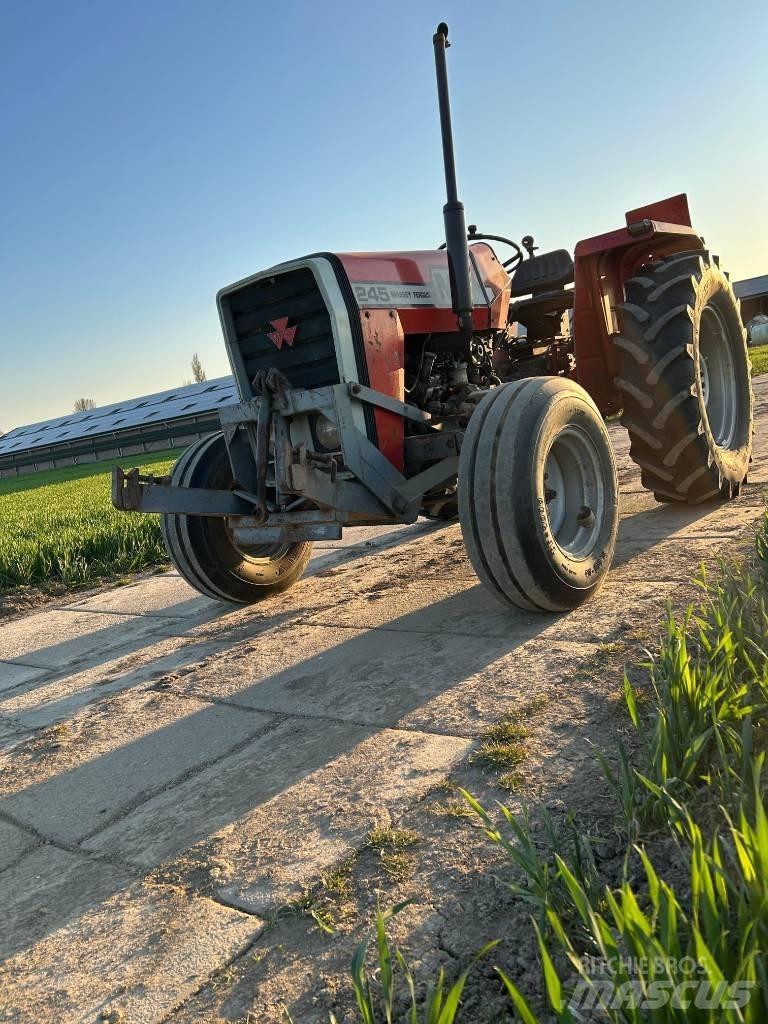 Massey Ferguson 240 Traktorji
