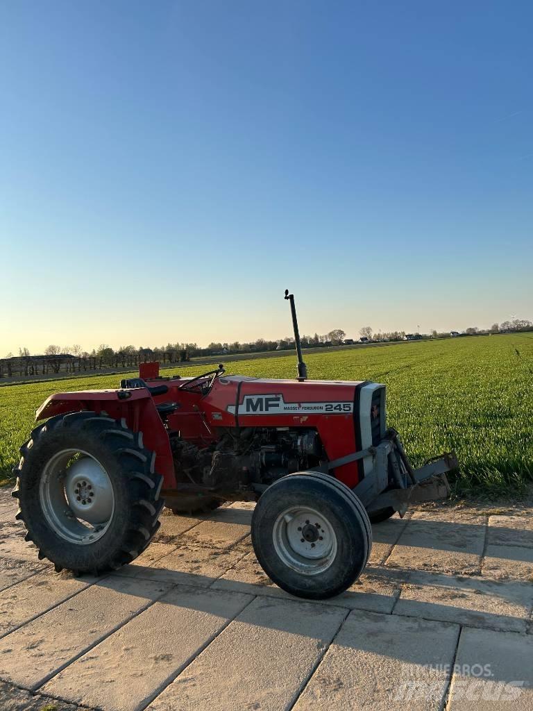 Massey Ferguson 240 Traktorji