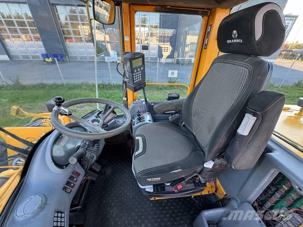 Volvo L 120 D Kolesni nakladalci