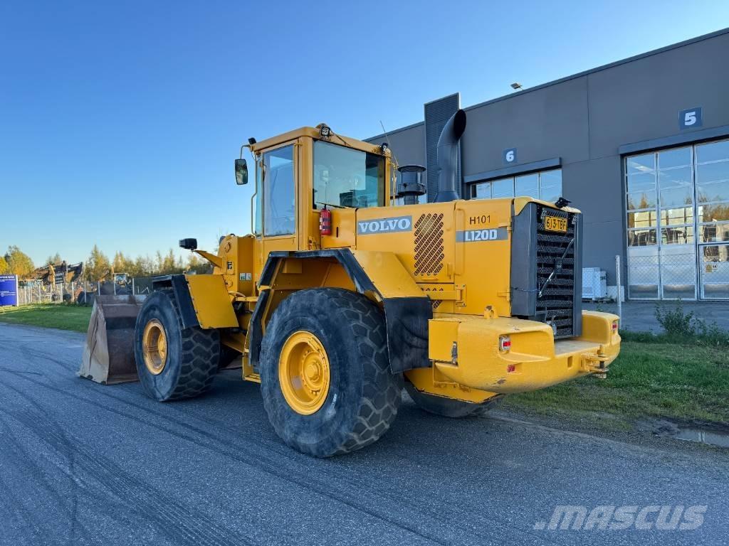 Volvo L 120 D Kolesni nakladalci